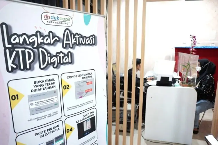 FOTO: Penggunaan Identitas Kependudukan Digital di Kota Bandung