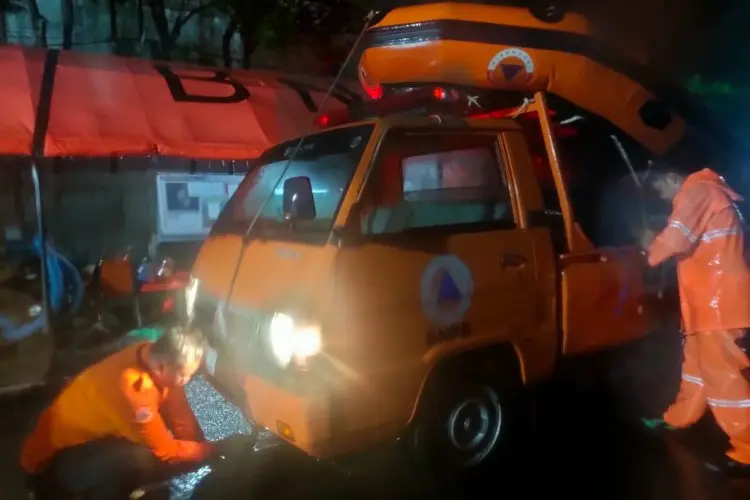 Tinjau Banjir Braga, Bey Machmudin Kembali Ingatkan Masyarakat Lebih Hati-hati