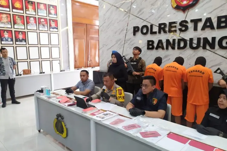 ASN Gadungan di Bandung, Tipu Pengusaha Ponsel Hingga Ratusan Juta