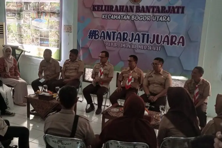 Begini Cara Bima Bantu Persoalan Para Staff di Kelurahan Bantarjati, ASN Pemkot Sudah Jadi Keluarga