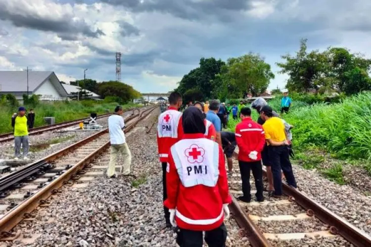 Ade Kartiwan Tewas Tergilas KA Commuterline Bandung Raya di Petak Jalan Cikudapateuh-Kiaracondong