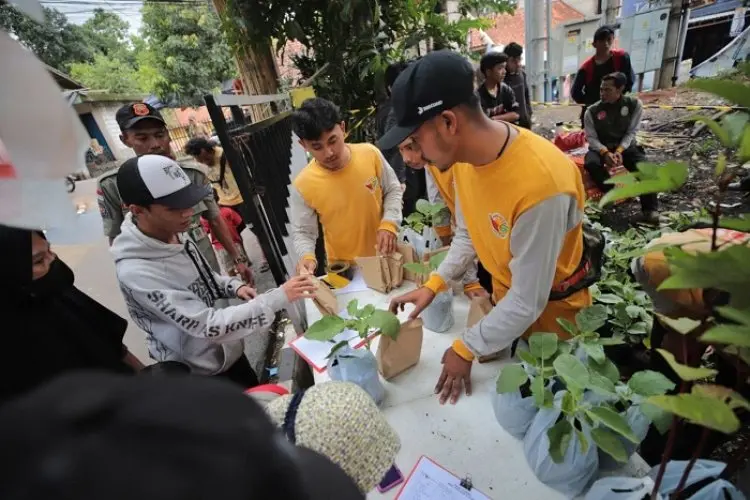 Warga Serbu Gerakan Pangan Murah On The Road di Kelurahan Palasari