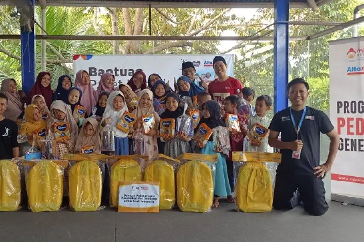 Yatimpreneur Salurkan 960 Paket Pendidikan Anak 