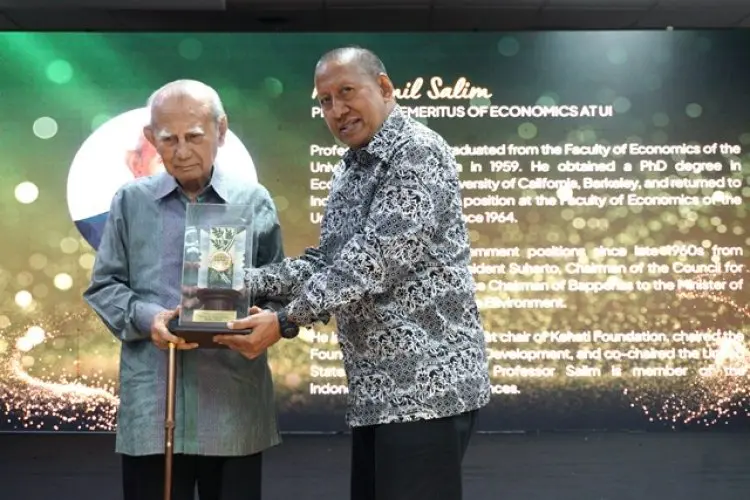 FOTO: HUT ke-20, SBM ITB Gelar Acara Talkshow dan ESG Award 2024