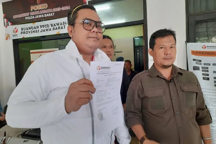 TPN Ganjar-Mahfud Laporkan Dugaan Pelanggaran Kampanye Paslon 02 ke Bawaslu Jabar