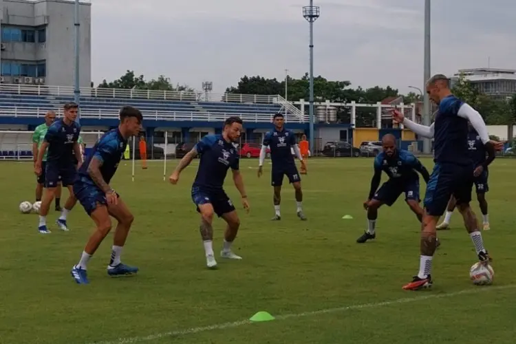 Marc Klok Kembali Gabung Persib, Ini Kata Bojan Hodak