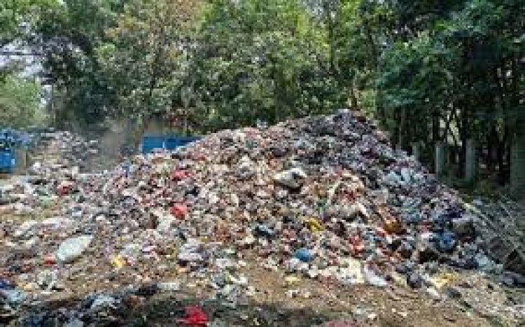 Sampah Perayaan Malam Tahun Baru 2024 di Kota Bandung Mencapai 64 Ton 