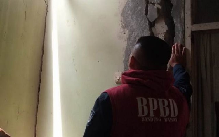 Dampak Gempa Sumedang, Rumah Wanita Lansia di Cisarua KBB Rusak Parah 