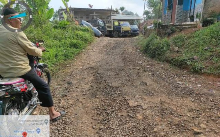 Akses Jalan Poros Desa Tegalega Badogol Buruk, Warga Desa Cilangari Ancam Tak akan ke TPS Jika Tak Diperbaiki 