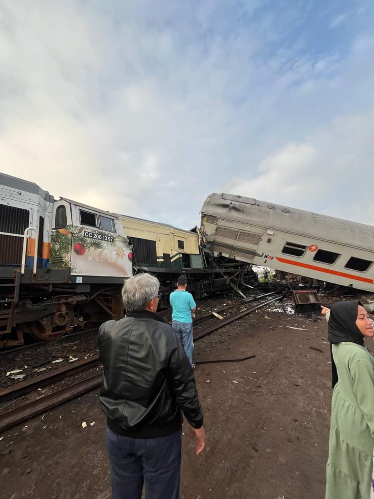 Empat Rangkaian Kereta dalam Kecelakaan KA di Cicalengka Berhasil Dievakuasi