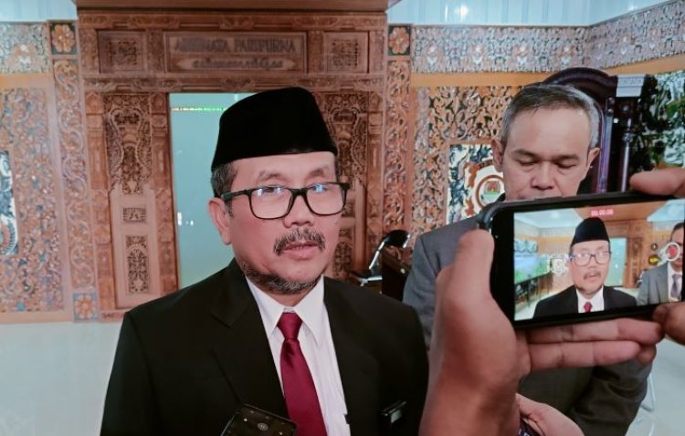Didepan Bupati Cirebon, DPUTR Bantah Kenakan Biaya Dokumen Kontrak
