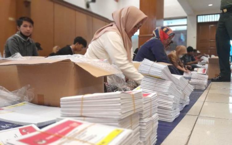 1.114 Masyarakat Kota Bogor Lakukan Sortir dan Lipat Surat Suara Pemilu 2024 