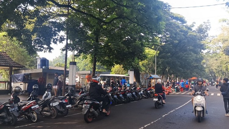 Dishub Kota Bandung Sosialisasikan Penertiban Parkir di Kawasan GOR Saparua