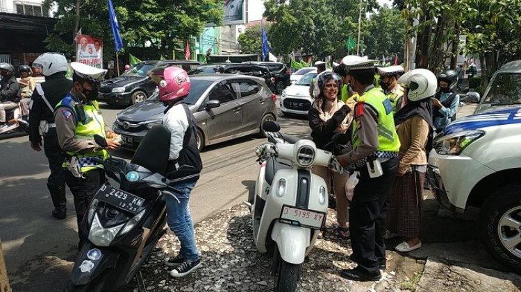 Satlantas Polrestabes Bandung Tindak Ratusan Pengguna Knalpot Bising
