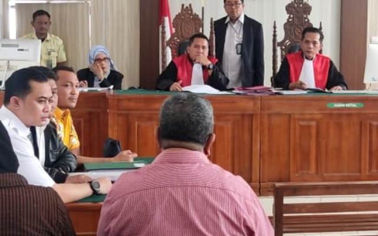 PN Bale Bandung Menggelar Sidang PK Mantan Ketua DPRD Jabar Irfan Suryanagara dan Istri