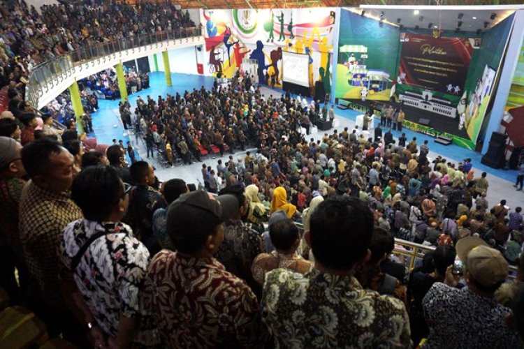 FOTO: Pelantikan Anggota KPPS Pemilu 2024 di Kota Bandung
