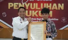 Kemenkumham Jabar Berikan Penyuluhan Hukum dan Menyerahkan Penghargaan bagi Siswa Disabilitas berprestasi SLB N Cicendo