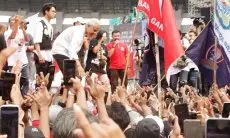 Ratusan Ribu Relawan Ganjar-Mahfud Sesaki Stadion Pakansari Bogor
