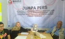 Punya Cara Tersendiri, Begini Strategi Panwascam Cimahi Tengah Tertibkan APK di Masa Tenang