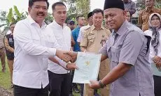 Hari Ini, Hadi Tjahjanto Bagikan 1.000 Sertifikat Tanah kepada Warga Kabupaten Bogor