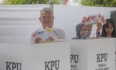 Pj Wali Kota Bandung Salurkan Hak Pilih di TPS 69 Rancasari