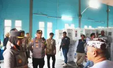 Kapolresta Cirebon Pimpin Pengecekan dan Monitoring Gudang Logistik Pemilu 2024 di Sejumlah Kecamatan