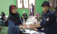 Diberikan H+1 Pencoblosan, KPU KBB Pastikan Honor Petugas KPPS Tanpa Potongan Sepeserpun 