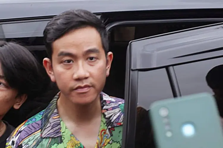 Wapres Gibran Rakabuming Raka Pulang Kampung ke Solo: Serap Aspirasi Warga dan Bagikan Ribuan Paket Sembako