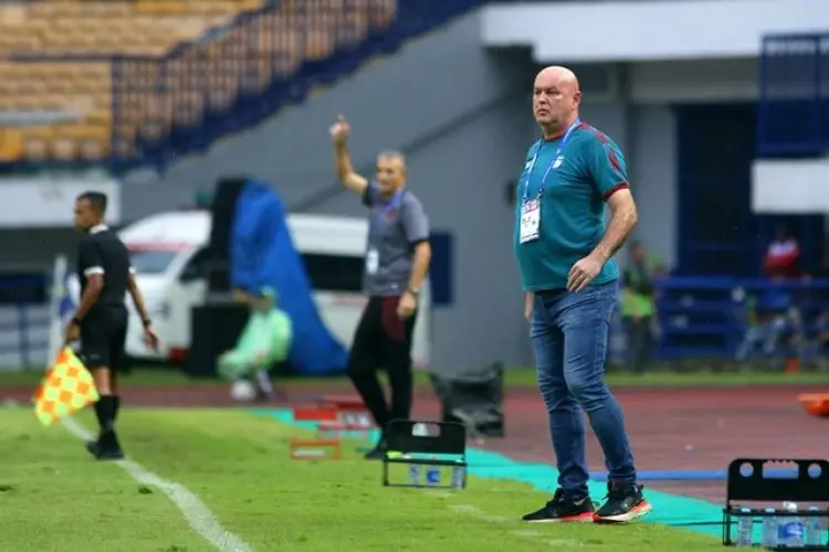 Bojan Hodak Soroti Pengembangan Pemain Muda di Indonesia