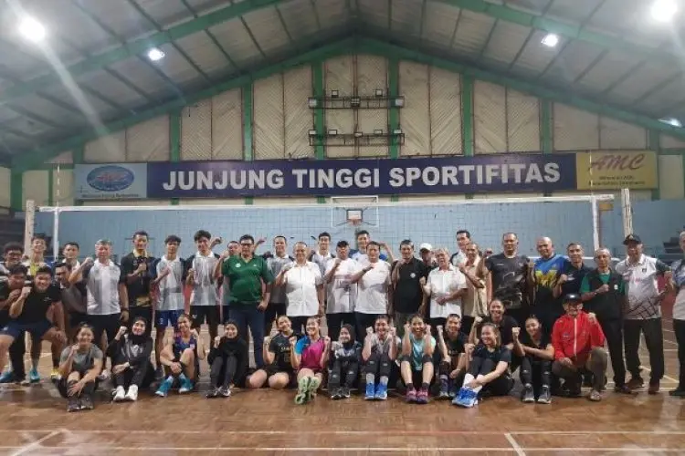 Ketum KONI Jabar Sebut Pelatda Voli Indoor Jabar Agak Lain