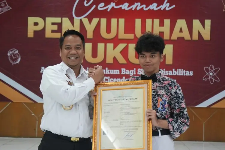 Kemenkumham Jabar Berikan Penyuluhan Hukum dan Menyerahkan Penghargaan bagi Siswa Disabilitas berprestasi SLB N Cicendo