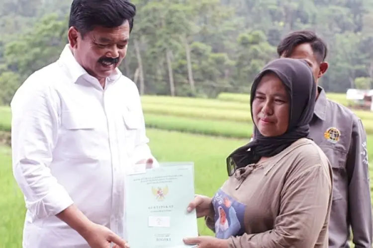 Kagumi Keindahan Alam Gunung Bunder 2, Hadi Tjahjanto Meminta Pemkab Bogor Jaga LP2B