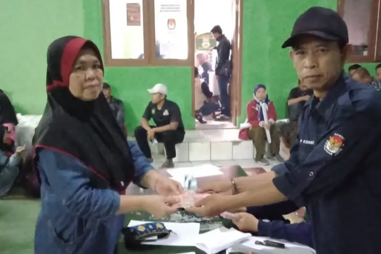 Diberikan H+1 Pencoblosan, KPU KBB Pastikan Honor Petugas KPPS Tanpa Potongan Sepeserpun 