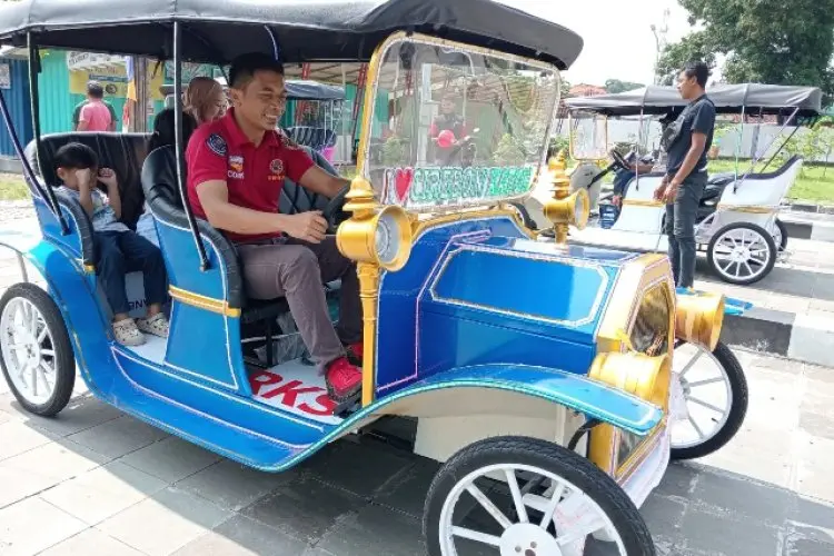 Taman Parkir Sumber Hadirkan Kereta Kencana Listrik