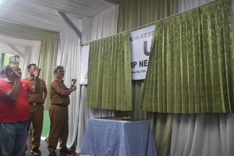 Tanamkan Perilaku Hidup Sehat, Bupati Cirebon Apresiasi Program UKS di SMPN 1 Sumber