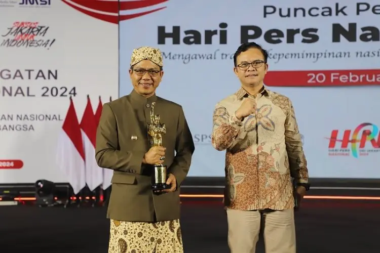 Bupati Dadang Supriatna Raih Anugerah PWI Pusat di Hari Pers Nasional 2024