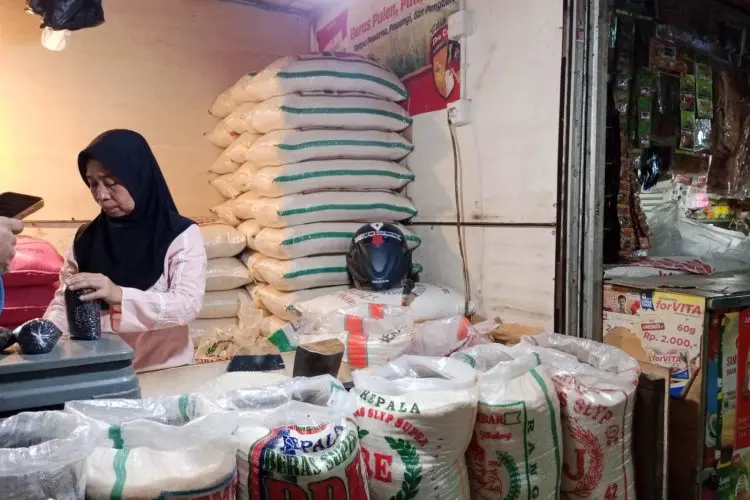 Program OPM dan GPK Tak Berpengaruh, Pedagang Pasar Atas Minta Pemkot Cimahi Berikan Solusi Meroketnya Harga Beras