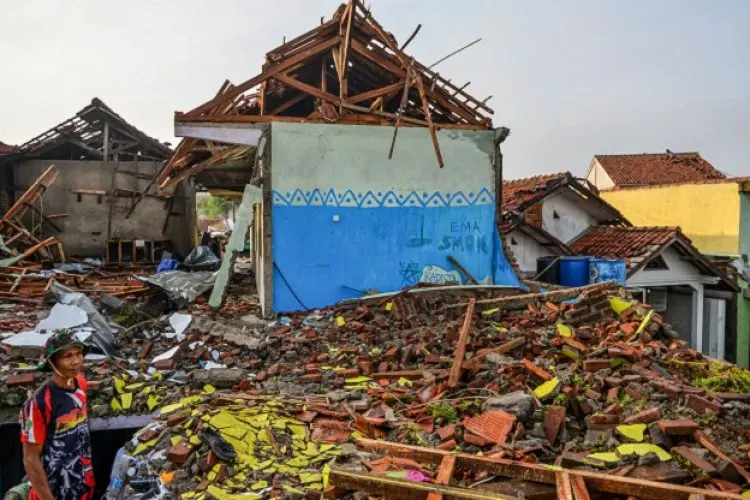 Puluhan Rumah, Belasan Pabrik, Rusak Akibat Puting Beliung Rancaekek dan Jatinangor
