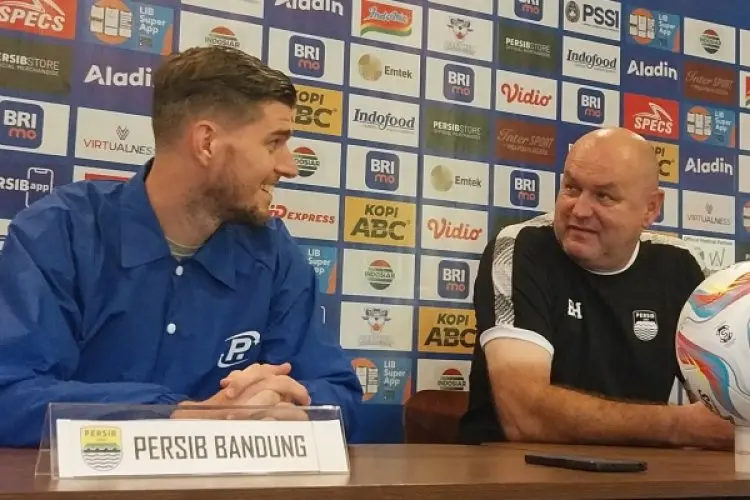 Bojan Hodak Pastikan Persib Tidak Melakukan Banyak Perubahan Hadapi PSIS Semarang