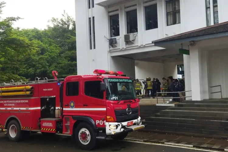 Atap Kantor ATCS Dishub Kota Bandung Terbakar