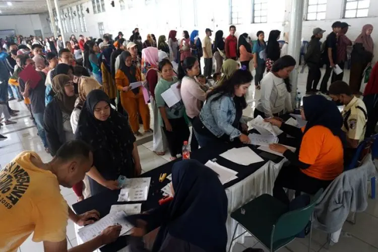 FOTO: Pembagian Beras Program Cadangan Pangan Pemerintah
