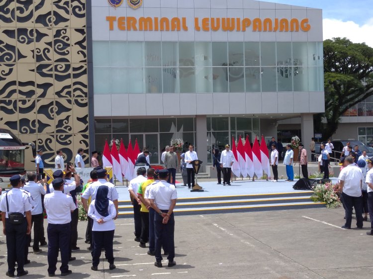 Resmikan Terminal Leuwipanjang, Presiden Jokowi Dorong Masyarakat Gunakan Transportasi Publik
