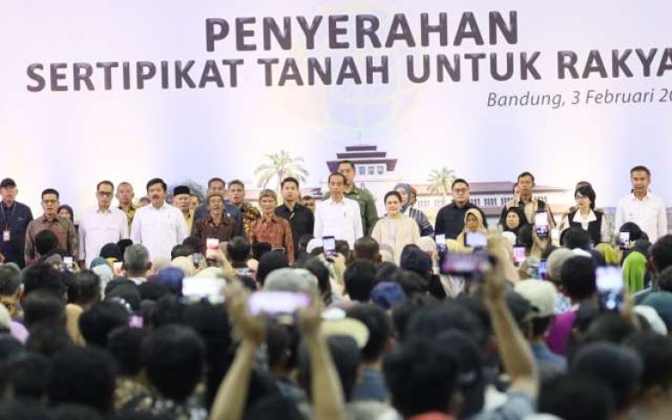 Presiden Jokowi Bagikan 3.000 Sertifikat Tanah Program PTSL di Kabupaten Bandung