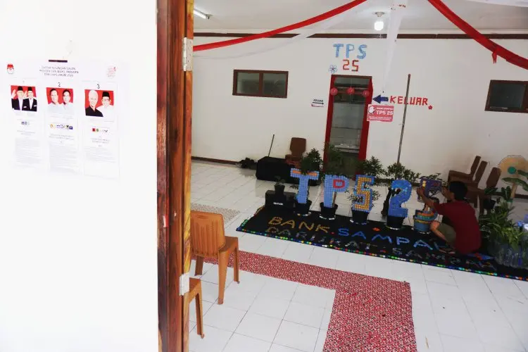 FOTO: TPS Unik Dari Sampah Plastik