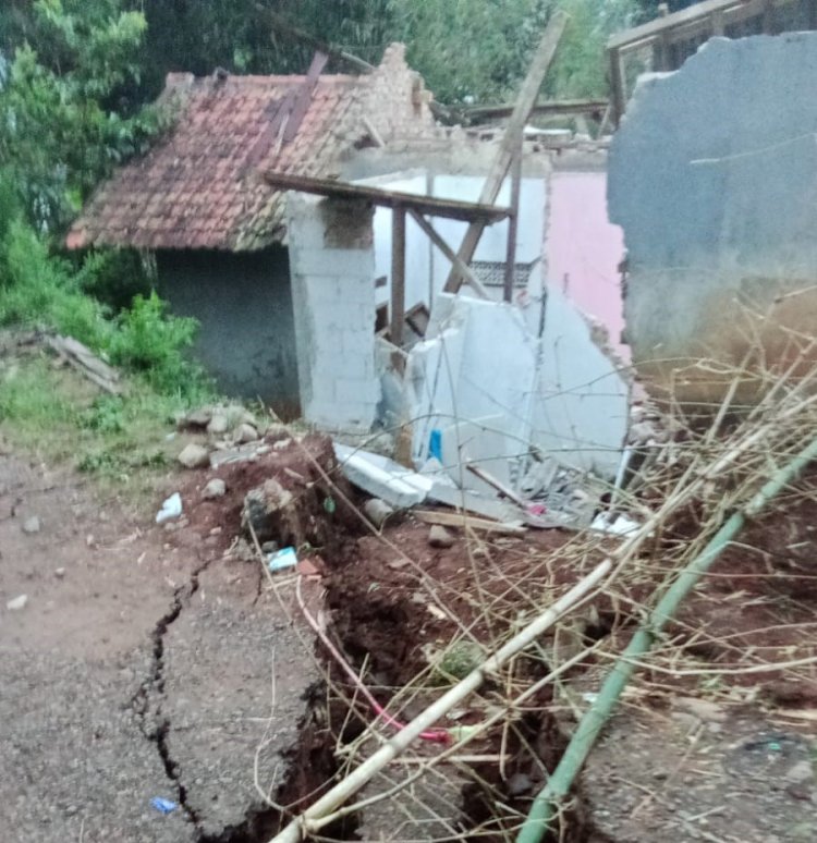 Bencana Pergerakan Tanah di Rongga Kian Meluas, Puluhan Rumah Warga Terancam Ambruk