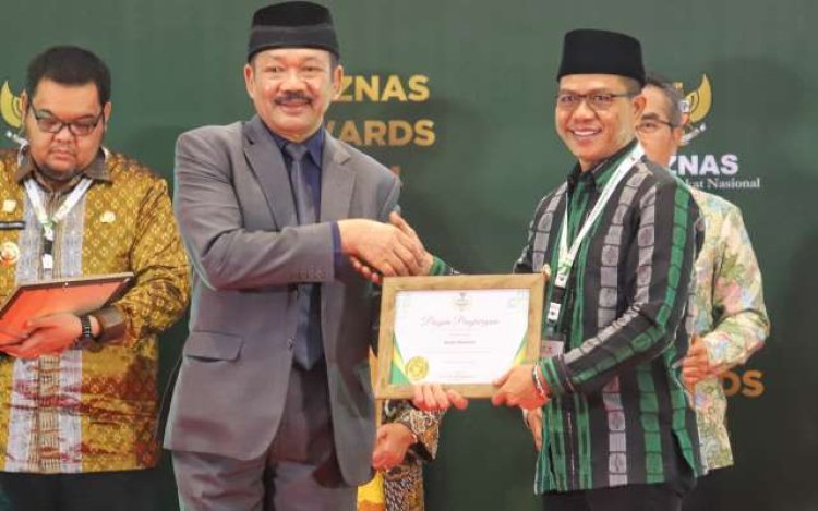 Dadang Supriatna Dinobatkan jadi Kepala Daerah Pendukung Pengelolaan Zakat Terbaik di Indonesia 