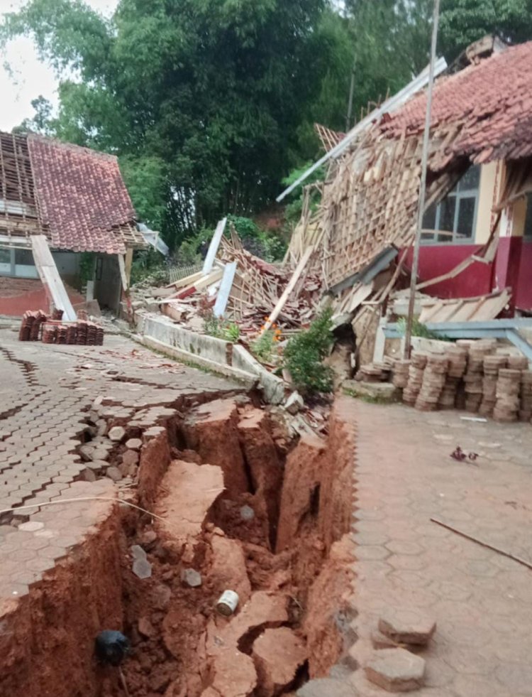 Tindaklanjuti Bencana Pergerakan Tanah di Cibedug, BPBD KBB Kirimkan Surat ke Badan Geologi untuk Dilakukan Kajian