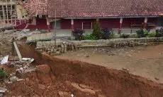 Tak Layak Ditempati, PVMBG Sarankan Warga Terdampak Pergerakan Tanah di Rongga untuk Direlokasi 