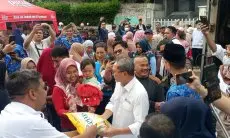 Mendag Zulhas Minta Masyarakat Dukung Dedie A Rachim, Bagikan Beras Secara Gratis di lokasi Pasar Murah