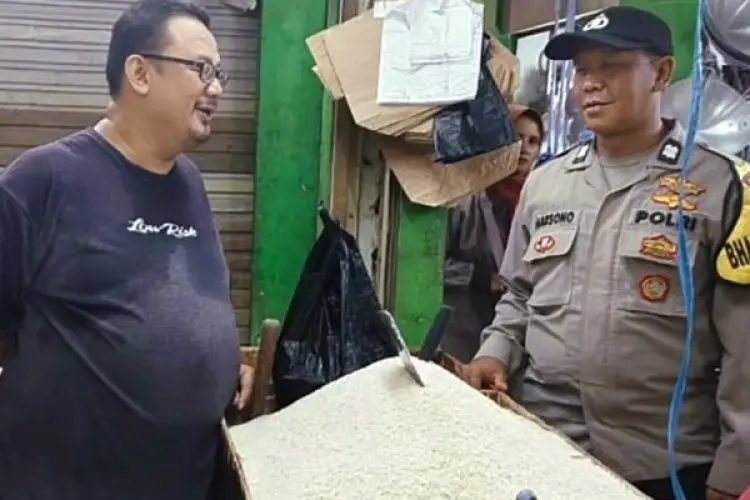 Polres Bogor Monitoring Stok dan Harga Beras di Pasar Tradisional